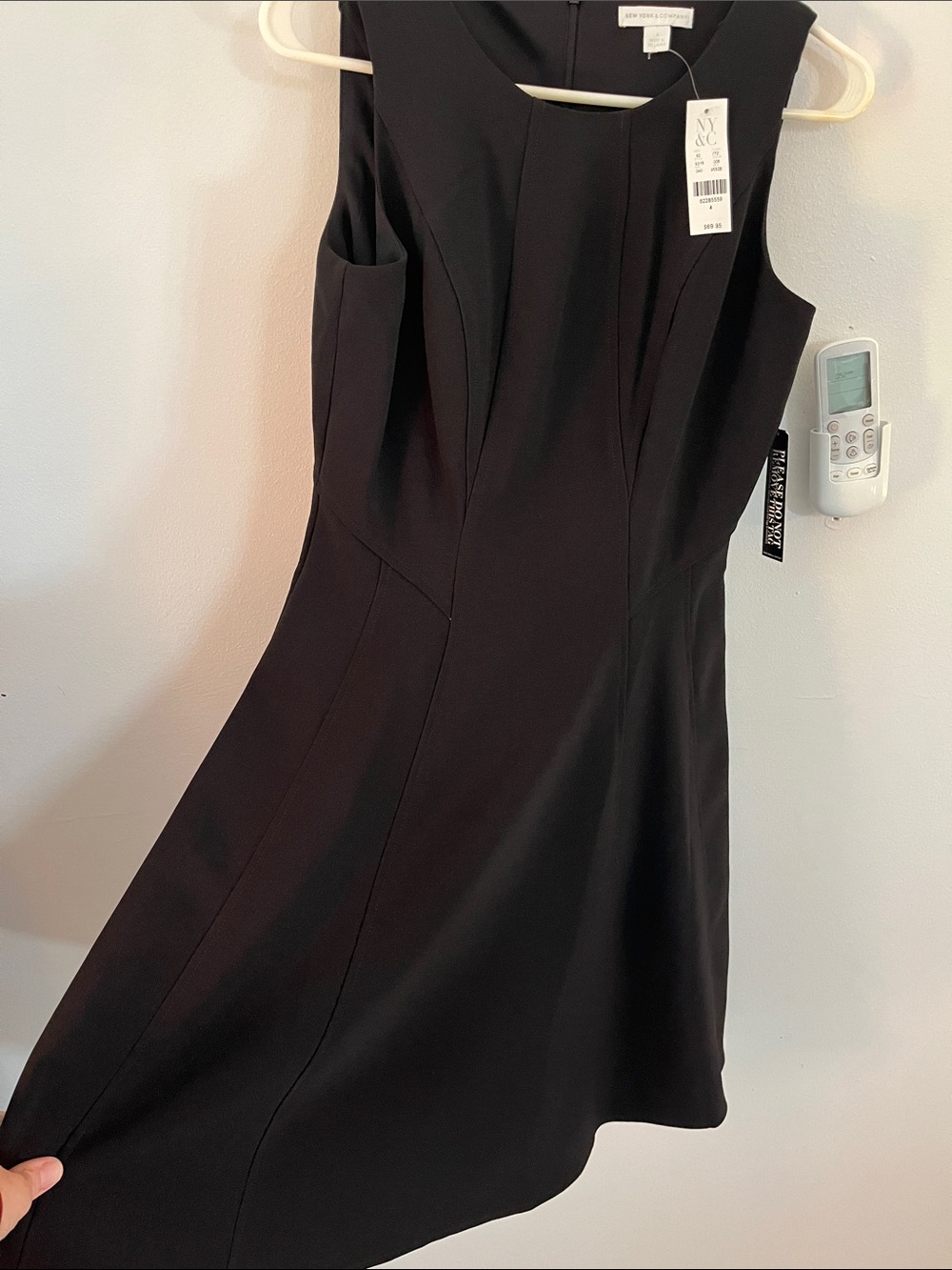 New York & Company Black Sleeveless Midi Fit-and-Flare Dress - Picture 3 of 7